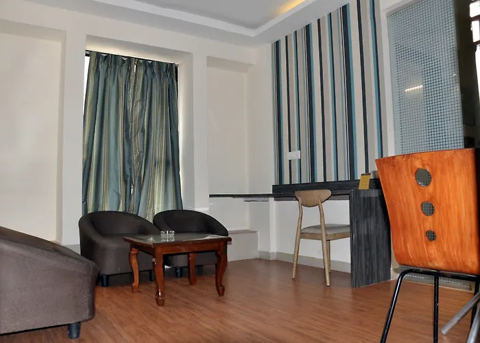 Fabhotel Magnus Calypso Viman Nagar